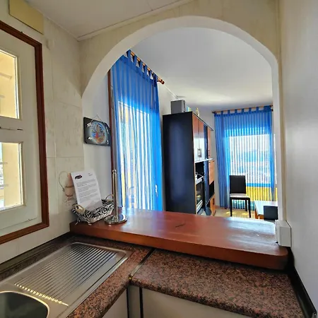 Soleado Con Terraza, A/a Y Garaje En Roses, Cerca De Playa Y Parque Natural - Es-258-63 Daire
