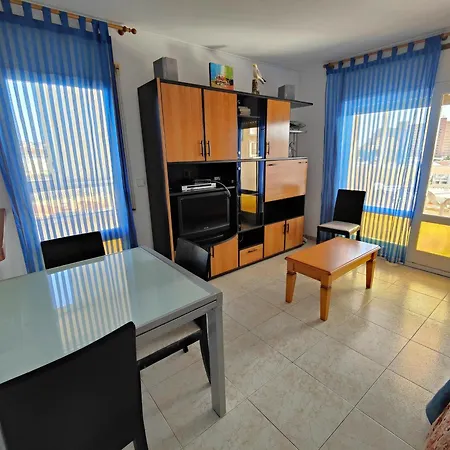 Soleado Con Terraza, A/a Y Garaje En Roses, Cerca De Playa Y Parque Natural - Es-258-63 * Roses