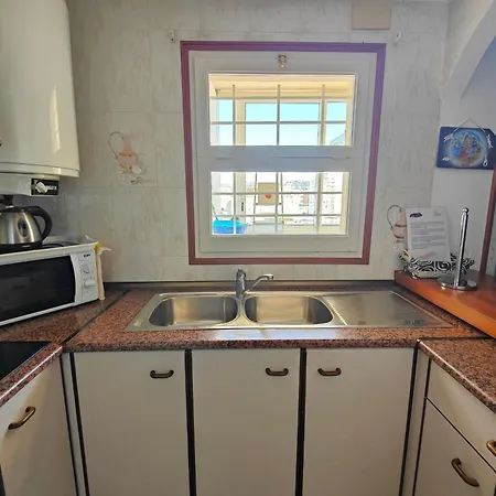 Soleado Con Terraza, A/a Y Garaje En Roses, Cerca De Playa Y Parque Natural - Es-258-63 Apartman *
