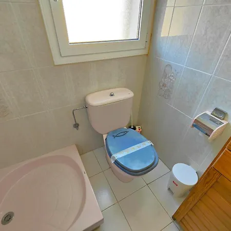 Apartman Soleado Con Terraza, A/a Y Garaje En Roses, Cerca De Playa Y Parque Natural - Es-258-63